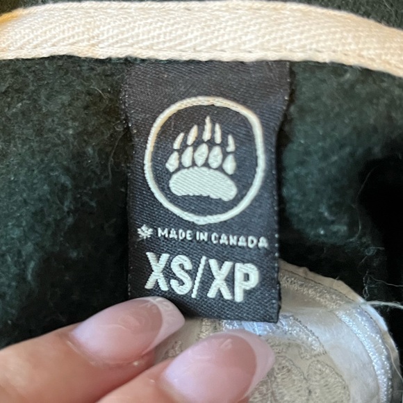 Excuse the dirty mirror! Green Quarter-Zip Muskoka Bearwear Crewneck! - Picture 2 of 3